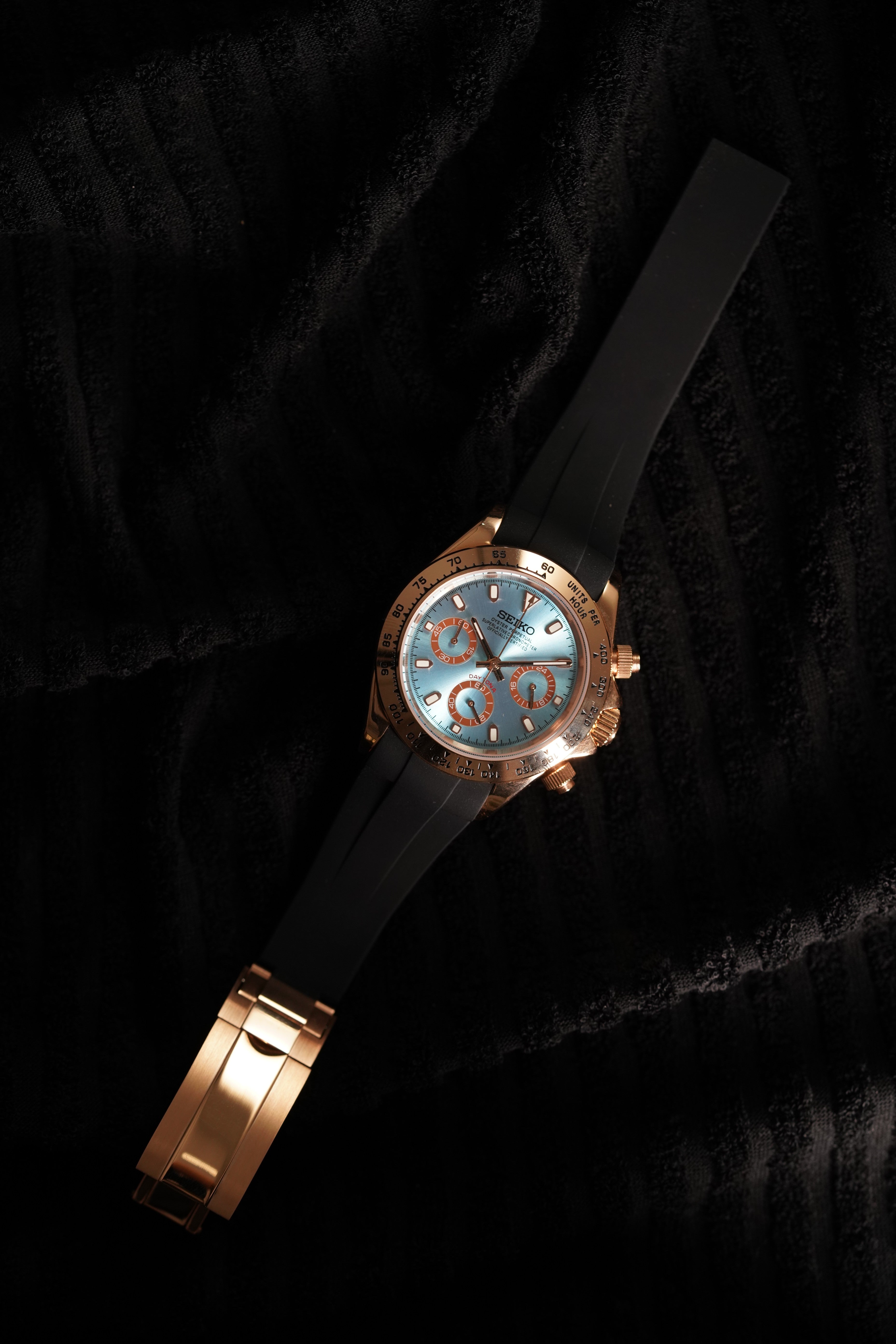 Seiko Tona | Gold & Tiffany Blue